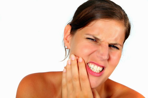 Tại sao lại bị ê buốt sau khi tẩy trắng răng? 1