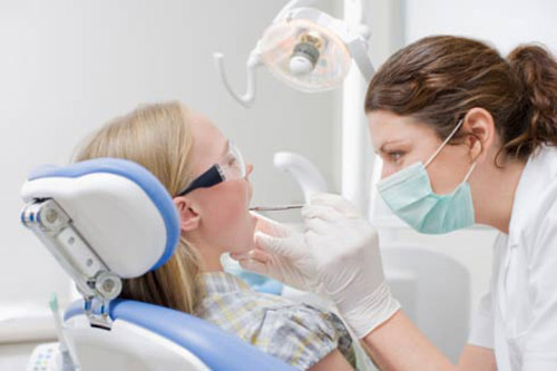 Phòng ngừa răng nhiễm màu lại sau tẩy trắng răng