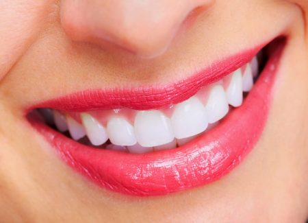 Bọc răng sứ cho răng có tác hại gì đến sức khỏe không?