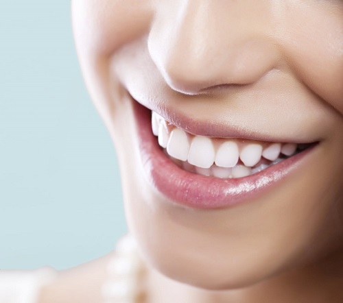 Tác hại của việc tẩy trắng răng bạn nên biết để phòng tránh 3