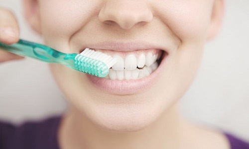 Tẩy trắng răng xong có được đánh răng không? Tham khảo từ nha khoa 2